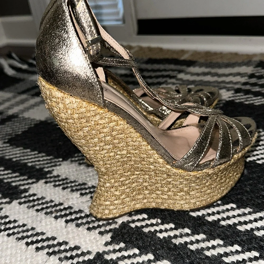 Schutz Metallic Cracked Gold High Curved Wedge 38 7 - Picture 2 of 6